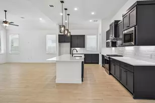 18075 Brennie Bird Ln, Conroe, TX 77302 - Photo 5
