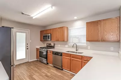 10518 Southway Bend Lane, Houston, TX 77034 - Photo 9