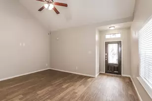 10518 Southway Bend Ln, Houston, TX 77034 - Photo 5