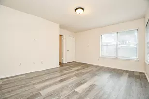 10919 Rustling Winds Dr, Houston, TX 77064 - Photo 11