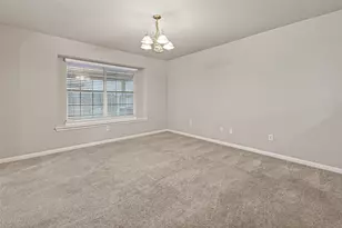 11827 E Galwan Cir, Houston, TX 77070 - Photo 11