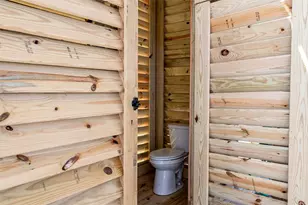 1185 Mabry St, Gilchrist, TX 77617 - Photo 17