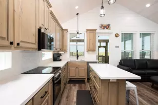 1185 Mabry St, Gilchrist, TX 77617 - Photo 41