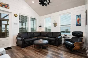 1185 Mabry St, Gilchrist, TX 77617 - Photo 37