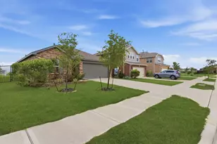 10433 Russell Pines Dr, Rosharon, TX 77583 - Photo 3