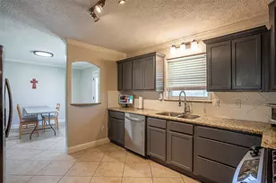 120 Mayflower St, Bridge City, TX 77611 - Photo 11