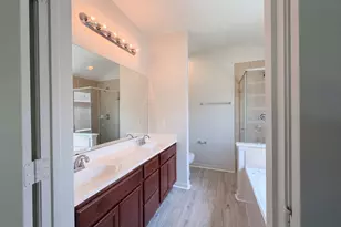 7118 Sunrise Dr, Hitchcock, TX 77563 - Photo 13