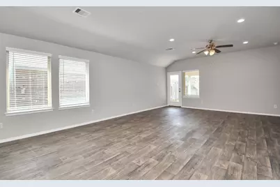 9826 Laurel Lake Drive, Conroe, TX 77384 - Photo 15