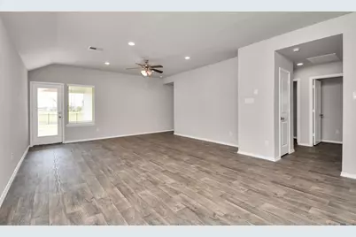 9826 Laurel Lake Drive, Conroe, TX 77384 - Photo 5