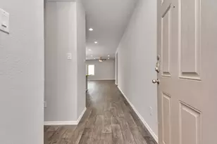 9826 Laurel Lake Dr, Conroe, TX 77384 - Photo 3