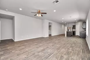 9826 Laurel Lake Dr, Conroe, TX 77384 - Photo 17