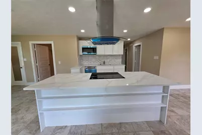 2306 19th Avenue N, Texas City, TX 77590 - Photo 5