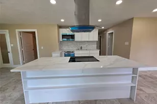 2306 19th Ave N, Texas City, TX 77590 - Photo 5