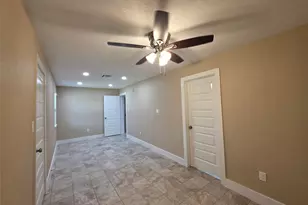 2306 19th Ave N, Texas City, TX 77590 - Photo 23