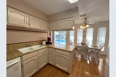 10219 Crescent Moon Drive, Houston, TX 77064 - Photo 7