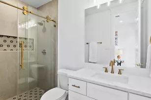 821 821 N Loop Center S, Houston, TX 77022 - Photo 15