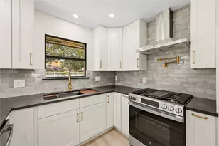 5322 Briarbend Dr, Houston, TX 77096 - Photo 9