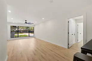 5322 Briarbend Dr, Houston, TX 77096 - Photo 9