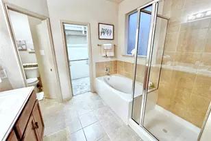 12801 Winter Springs Dr, Pearland, TX 77584 - Photo 9