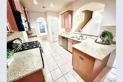 12801 Winter Springs Drive, Pearland, TX 77584 - Photo 5