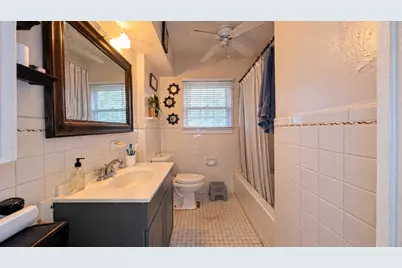 427 Doverfield Drive, Houston, TX 77037 - Photo 9