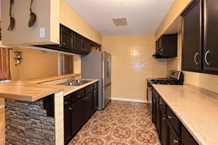 427 Doverfield Dr, Houston, TX 77037 - Photo 5