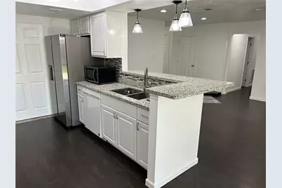 11127 Sageview Drive, Houston, TX 77089 - Photo 9