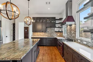 815 E 27th St, Houston, TX 77009 - Photo 9