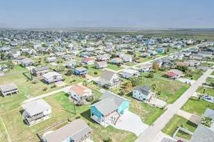 16630 Jean Lafitte Rd, Galveston, TX 77554 - Photo 3