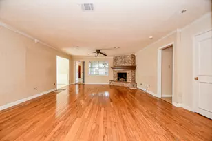 11507 Barwood Bend Dr, Houston, TX 77065 - Photo 9