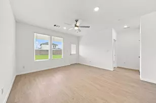 618 Amber Fls Dr, Montgomery, TX 77356 - Photo 7