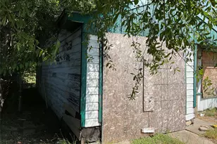 5233 Dieppe St, Houston, TX 77033 - Photo 3