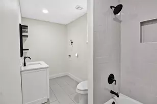 7725 Avenue H, Houston, TX 77012 - Photo 7