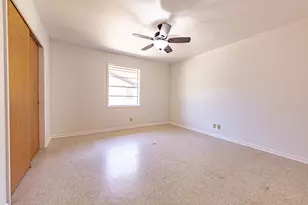 1220 N Ave I, Shiner, TX 77984 - Photo 11