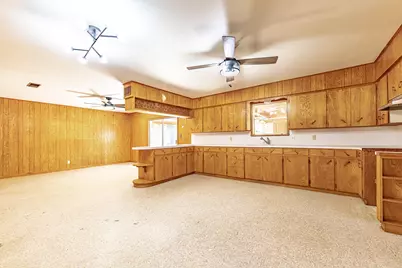 1220 N Avenue I, Shiner, TX 77984 - Photo 5
