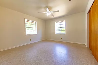 1220 N Avenue I, Shiner, TX 77984 - Photo 19