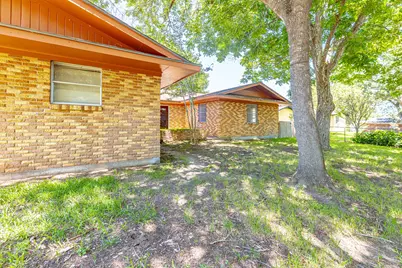 1220 N Avenue I, Shiner, TX 77984 - Photo 25