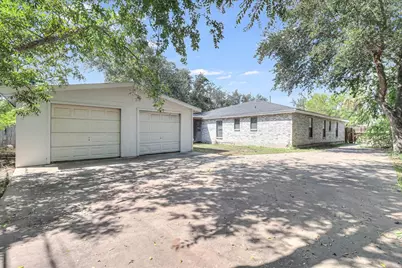 2111 E Lott Avenue, Kingsville, TX 78363 - Photo 1