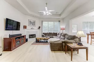 515 Deer Hollow Dr, Sugar Land, TX 77479 - Photo 9