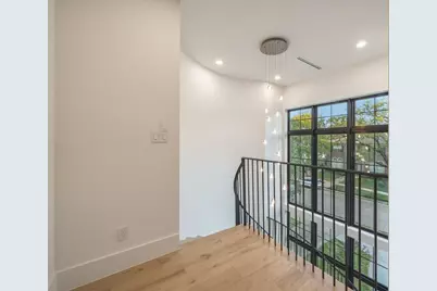 2538 Addison Road, Houston, TX 77030 - Photo 25