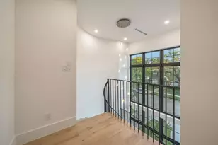 2538 Addison Rd, Houston, TX 77030 - Photo 25