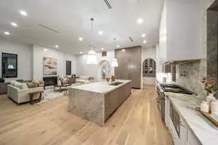 2538 Addison Rd, Houston, TX 77030 - Photo 13