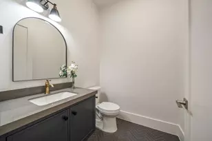 2538 Addison Rd, Houston, TX 77030 - Photo 41