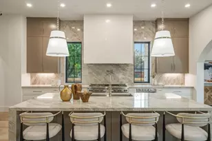 2538 Addison Rd, Houston, TX 77030 - Photo 11