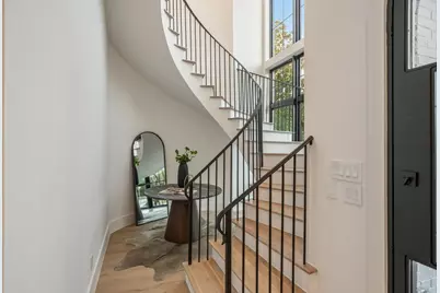 2538 Addison Road, Houston, TX 77030 - Photo 3