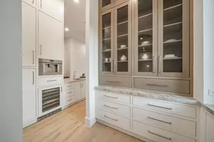 2538 Addison Rd, Houston, TX 77030 - Photo 15