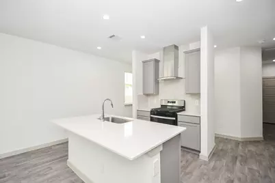 2818 Bethnal Garden Way, Houston, TX 77047 - Photo 5