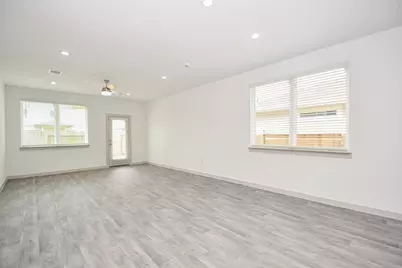 2818 Bethnal Garden Way, Houston, TX 77047 - Photo 9