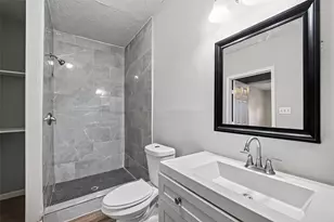 4909 Holloway Dr, Houston, TX 77048 - Photo 39