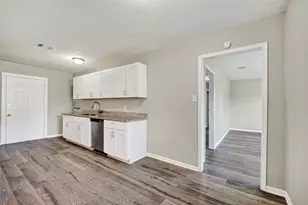 4909 Holloway Dr, Houston, TX 77048 - Photo 9